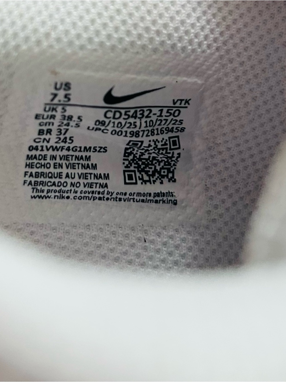 Nike Women's White and Pink Air Max essee 2026 Retro Runner - Picture 9 of 13